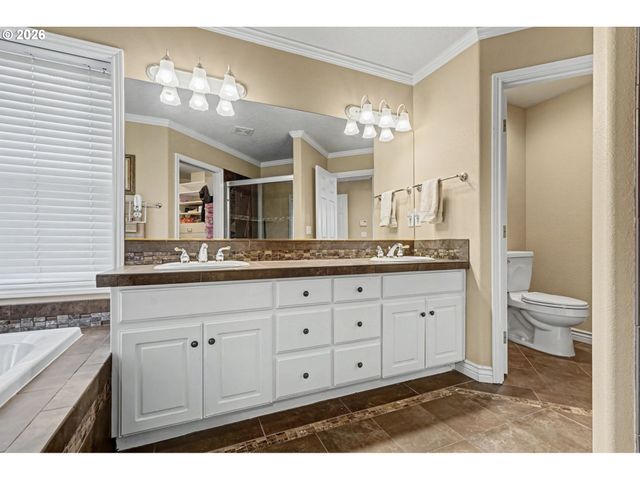 2874 LAURELWOOD Ct, Salem, OR 97304