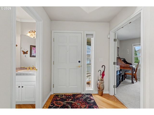 2874 LAURELWOOD Ct, Salem, OR 97304