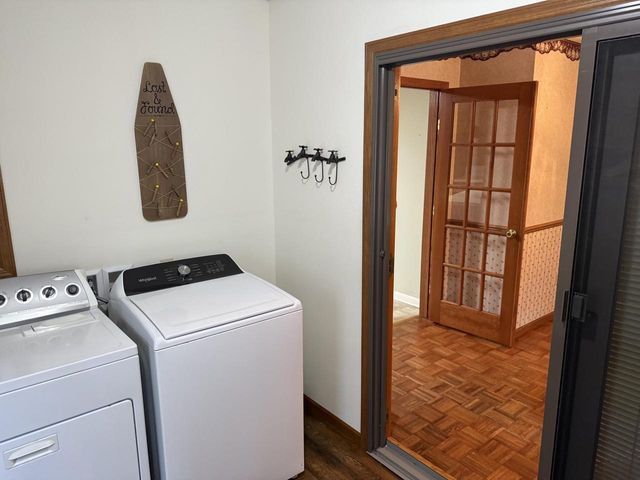 813 Hickory St, Mauston, WI 53948