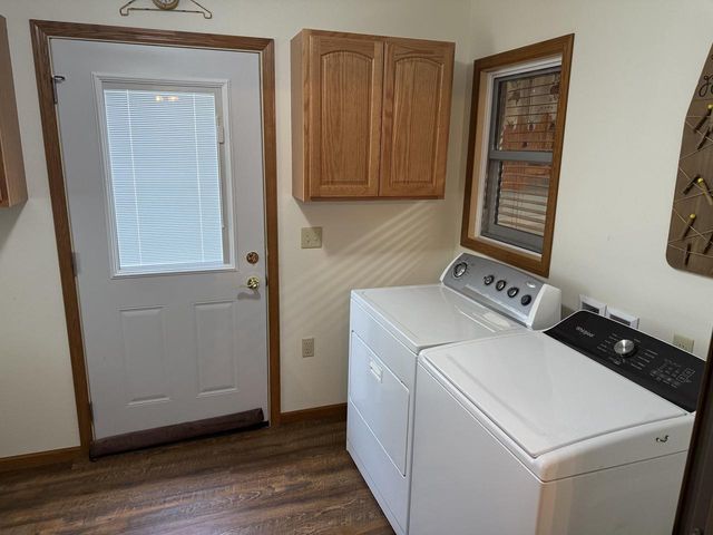 813 Hickory St, Mauston, WI 53948