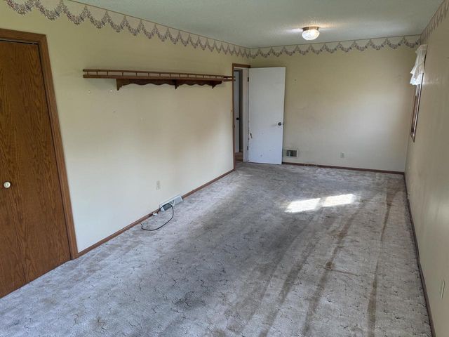 813 Hickory St, Mauston, WI 53948