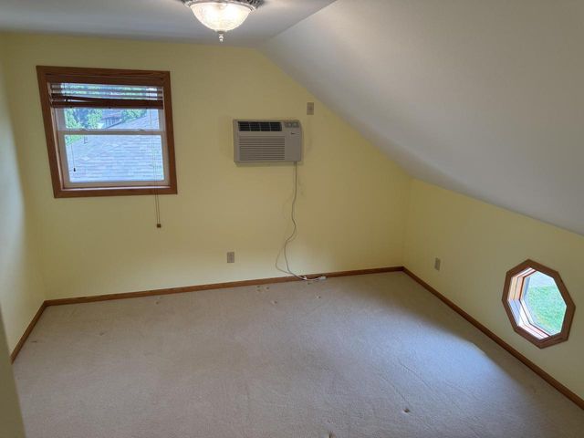 813 Hickory St, Mauston, WI 53948