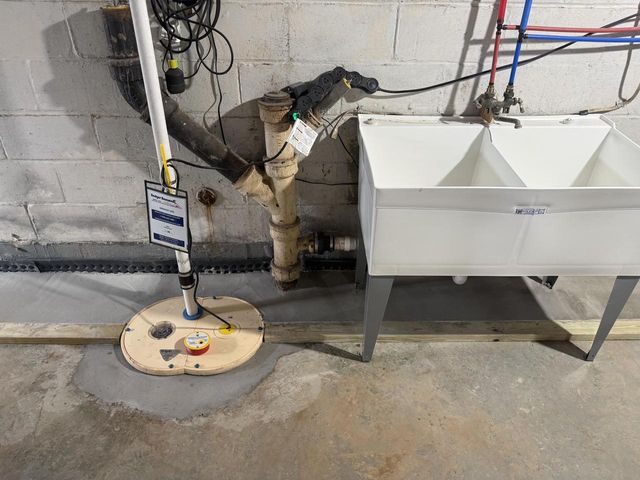 813 Hickory St, Mauston, WI 53948