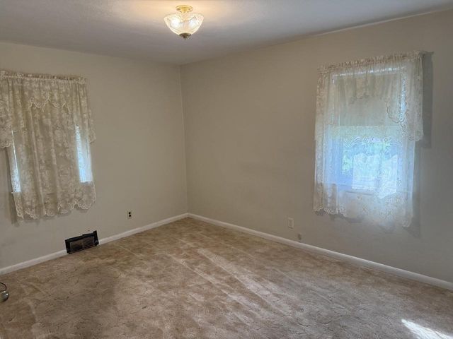 813 Hickory St, Mauston, WI 53948