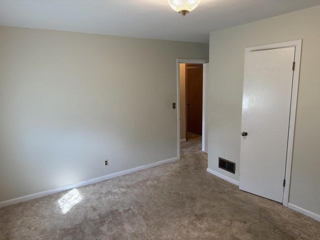 813 Hickory St, Mauston, WI 53948