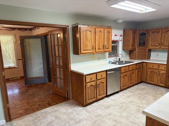 813 Hickory St, Mauston, WI 53948