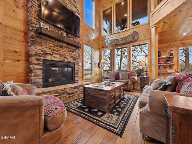 2122 Elk View Way, Gatlinburg, TN 37738