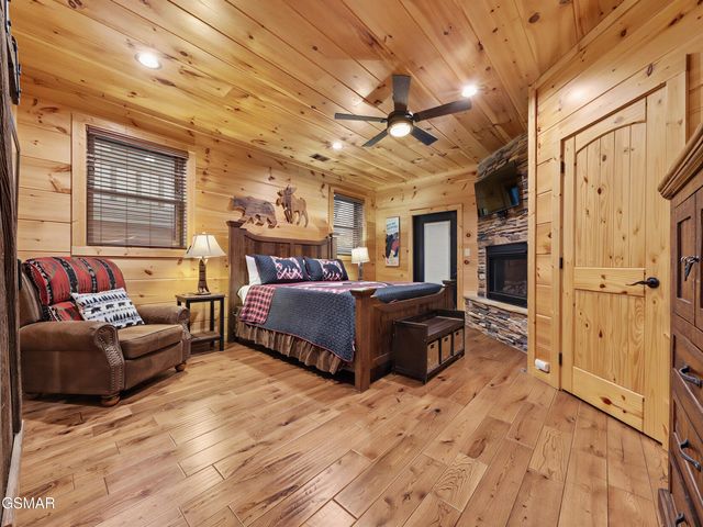 2122 Elk View Way, Gatlinburg, TN 37738