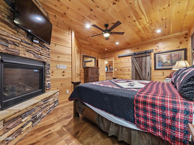 2122 Elk View Way, Gatlinburg, TN 37738