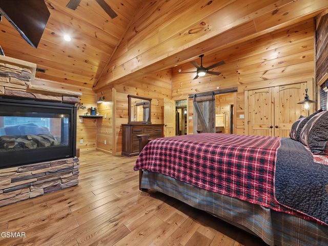 2122 Elk View Way, Gatlinburg, TN 37738