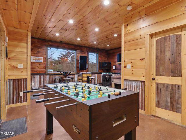 2122 Elk View Way, Gatlinburg, TN 37738