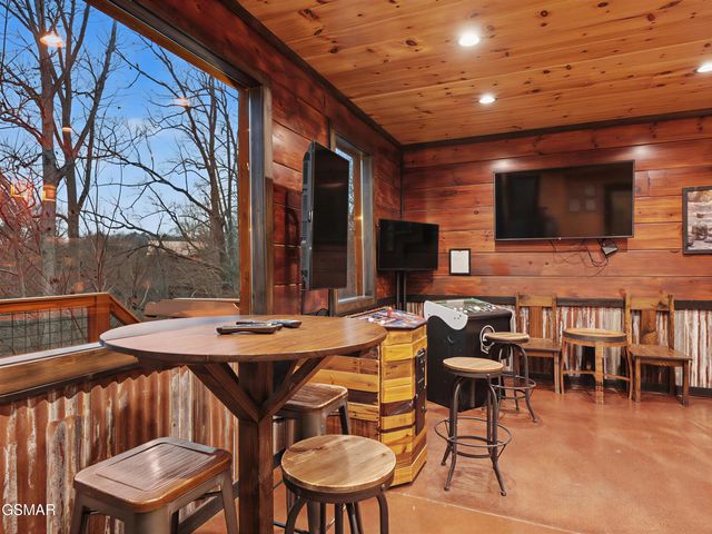 2122 Elk View Way, Gatlinburg, TN 37738