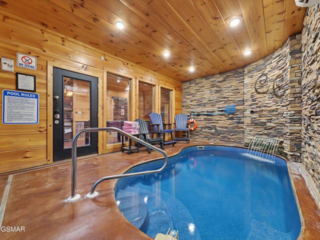 2122 Elk View Way, Gatlinburg, TN 37738