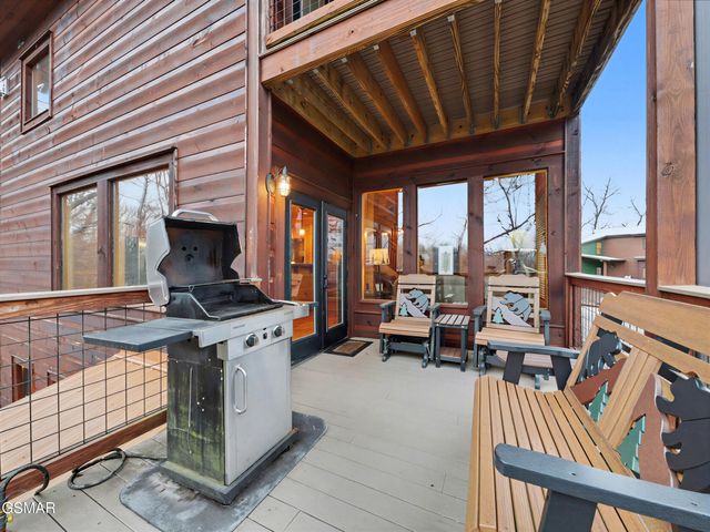 2122 Elk View Way, Gatlinburg, TN 37738