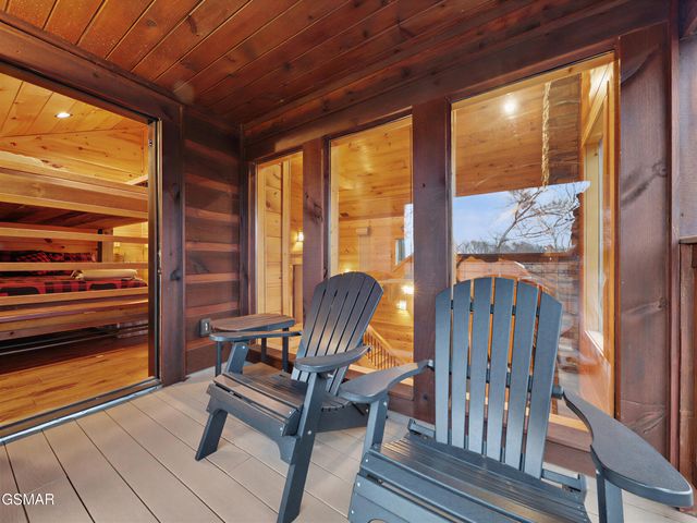 2122 Elk View Way, Gatlinburg, TN 37738