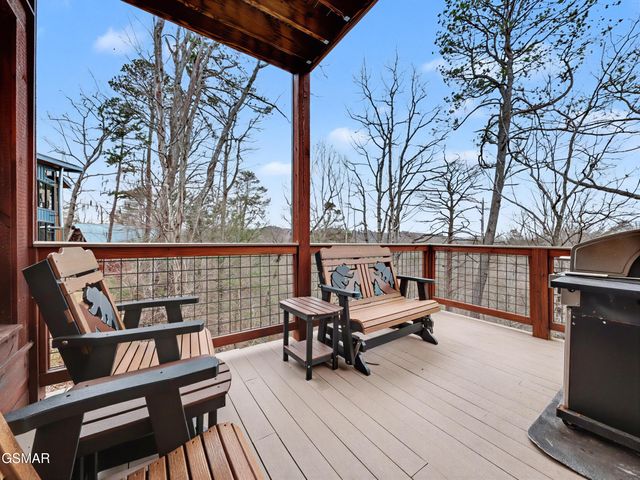 2122 Elk View Way, Gatlinburg, TN 37738