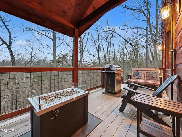 2122 Elk View Way, Gatlinburg, TN 37738