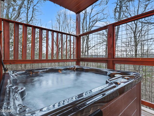 2122 Elk View Way, Gatlinburg, TN 37738