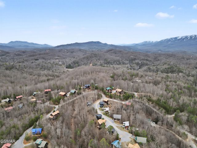 2122 Elk View Way, Gatlinburg, TN 37738