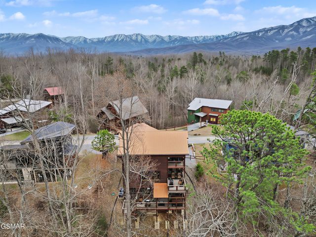 2122 Elk View Way, Gatlinburg, TN 37738