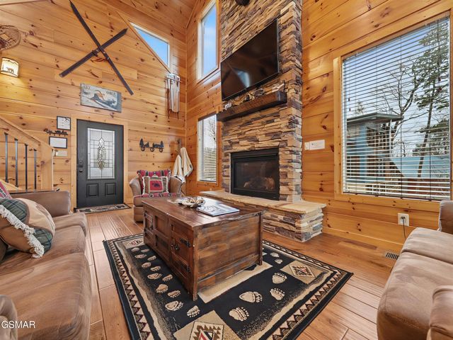 2122 Elk View Way, Gatlinburg, TN 37738