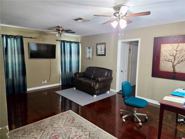 1034 Harrison, Corpus Christi, TX 78404