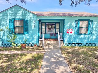 1034 Harrison, Corpus Christi, TX 78404