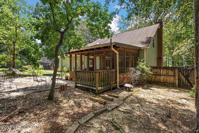 130 Bentley Drive, Brandon, MS 39042
