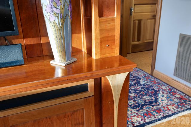 105 Avondale Heights Road, Asheville, NC 28803