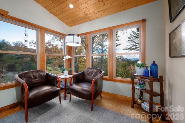 105 Avondale Heights Road, Asheville, NC 28803