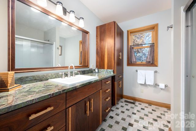 105 Avondale Heights Road, Asheville, NC 28803