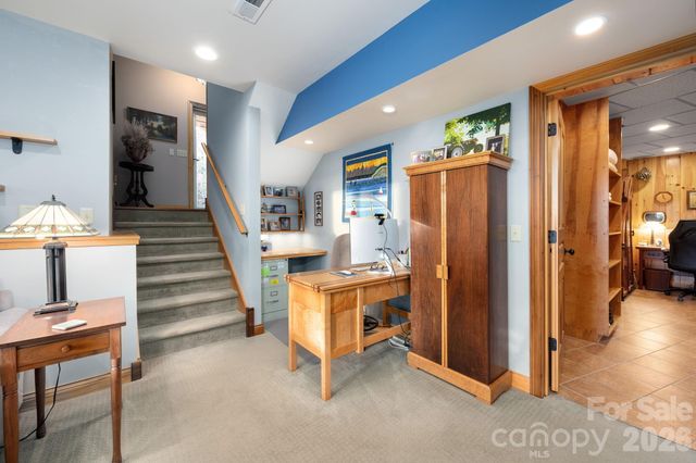 105 Avondale Heights Road, Asheville, NC 28803