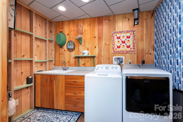 105 Avondale Heights Road, Asheville, NC 28803