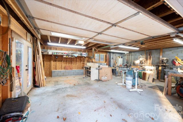 105 Avondale Heights Road, Asheville, NC 28803