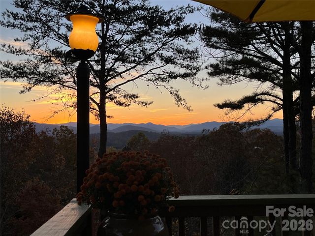 105 Avondale Heights Road, Asheville, NC 28803