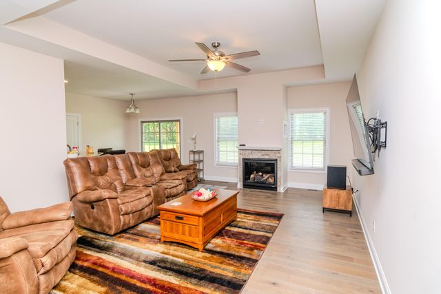 209 Squires Way, Nicholasville, KY 40356