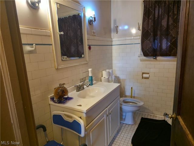 260 Oakdale Avenue, Akron, OH 44302