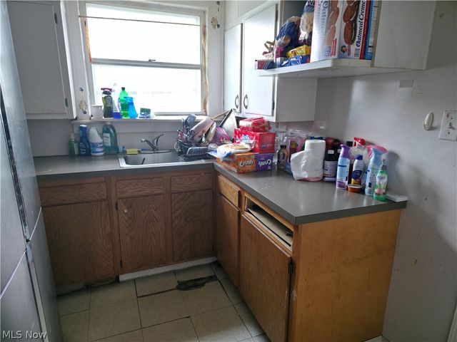 260 Oakdale Avenue, Akron, OH 44302