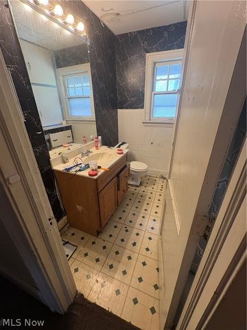 260 Oakdale Avenue, Akron, OH 44302