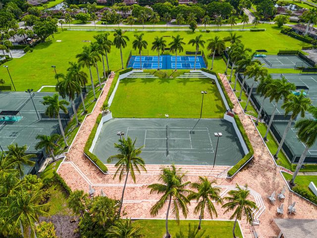 13334 Polo Club Road 320, Wellington, FL 33414