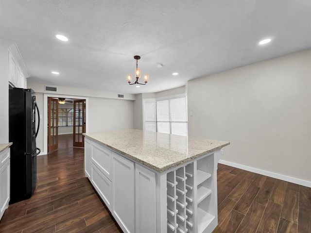 3105 Price Street, Nederland, TX 77627