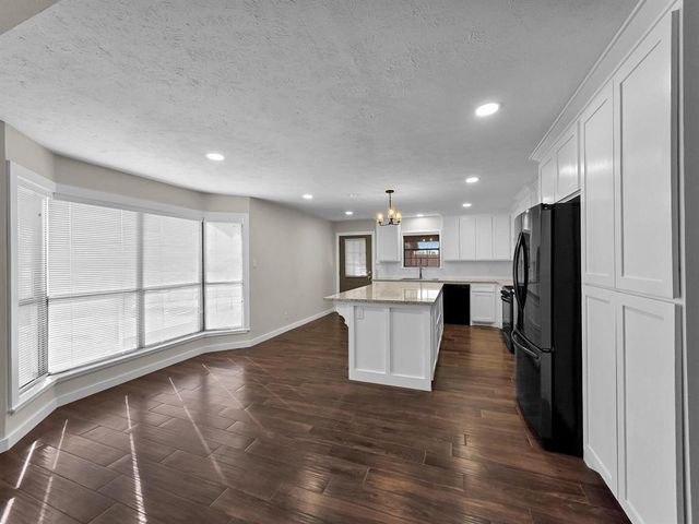 3105 Price Street, Nederland, TX 77627