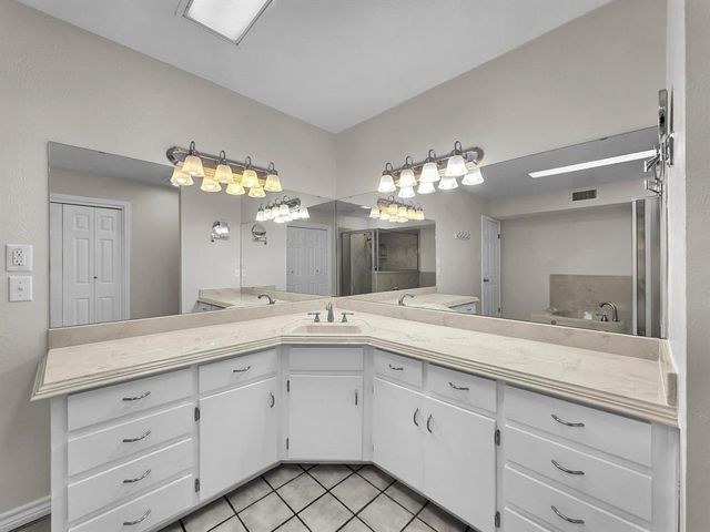 3105 Price Street, Nederland, TX 77627