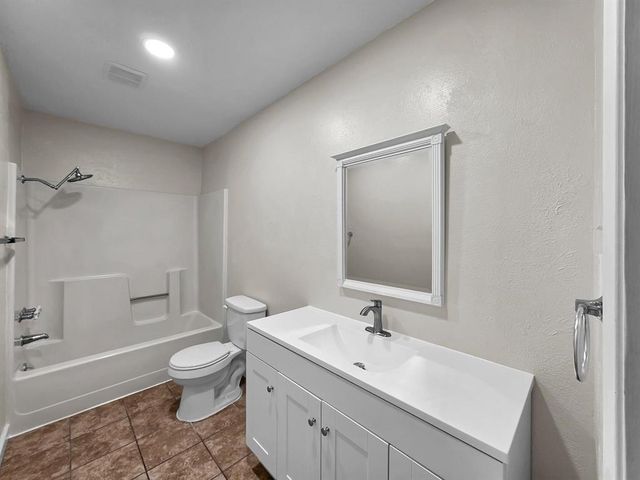 3105 Price Street, Nederland, TX 77627