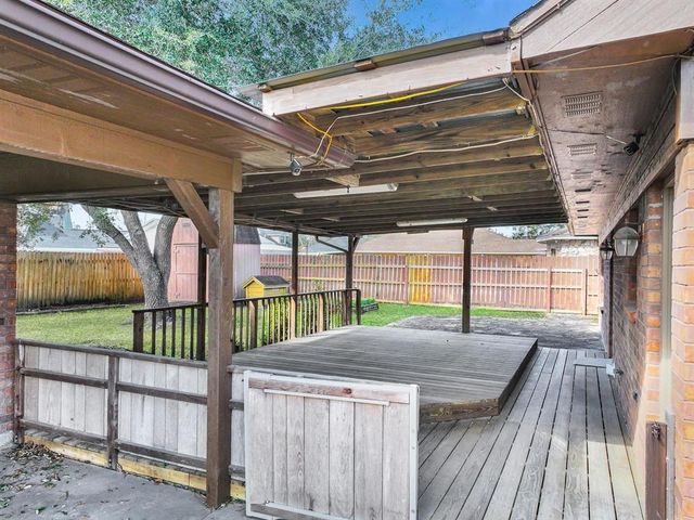 3105 Price Street, Nederland, TX 77627