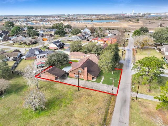 3105 Price Street, Nederland, TX 77627