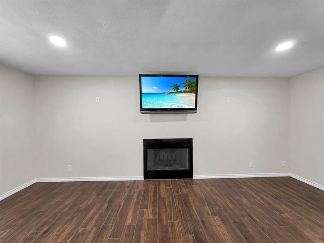 3105 Price Street, Nederland, TX 77627