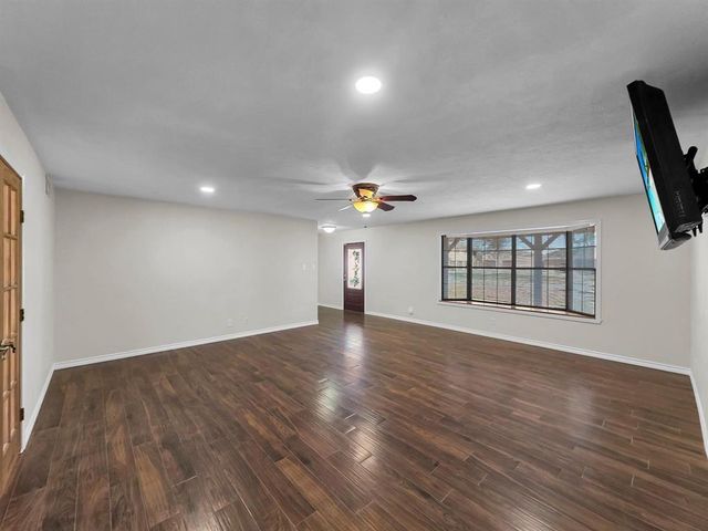 3105 Price Street, Nederland, TX 77627