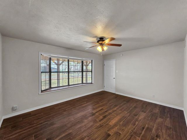 3105 Price Street, Nederland, TX 77627