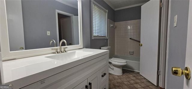 1096 Deleon Court, Clarkston, GA 30021